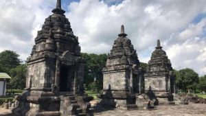 Candi Lumbung, Kisah Persaingan Eksitensi Dua Wangsa Besar