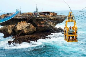 Pantai Timang, Sensasi Menyeberangi Pulau Karang dengan Gondola