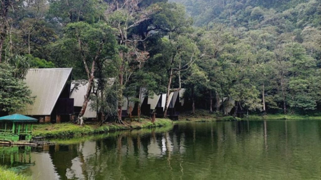 Telaga Warna Puncak