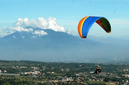 Paralayang Bukit Gantole 