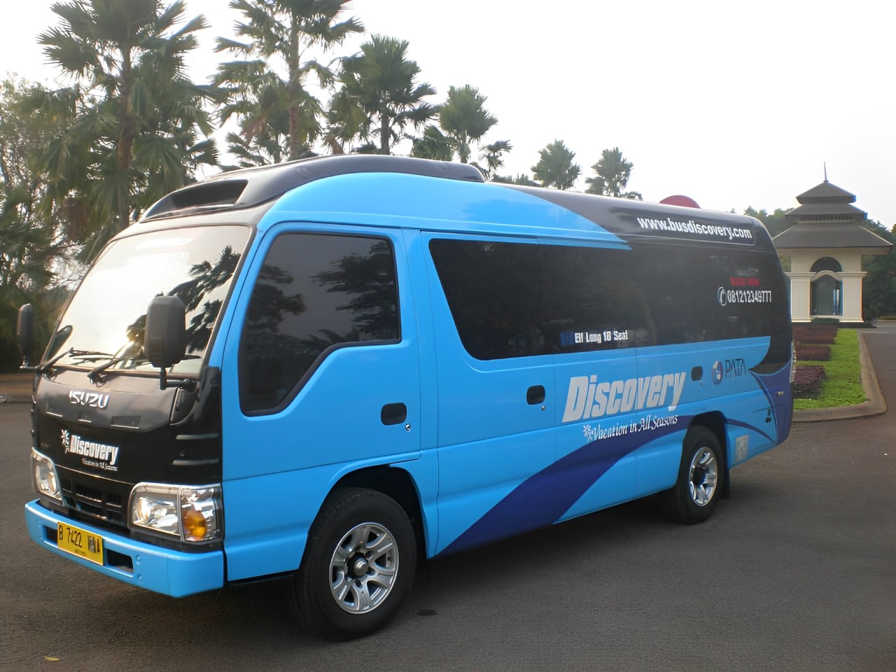 Sewa ELF Jakarta Bus Discovery, Jasa Sewa Terpercaya & Profesional