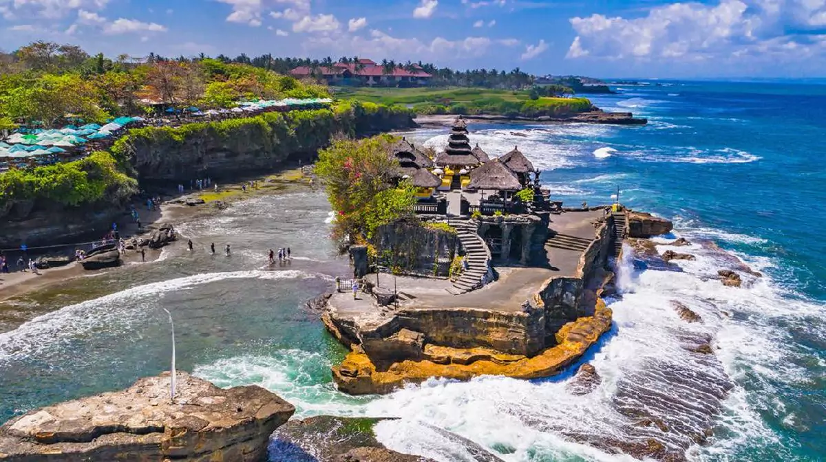 Petualangan Menyeberangi Pulau Jawa: Panduan Lengkap Naik Bus Bekasi-Bali