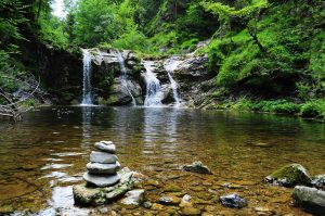 Curug Ciherang, Destinasi Wisata Alam Populer di Bogor!