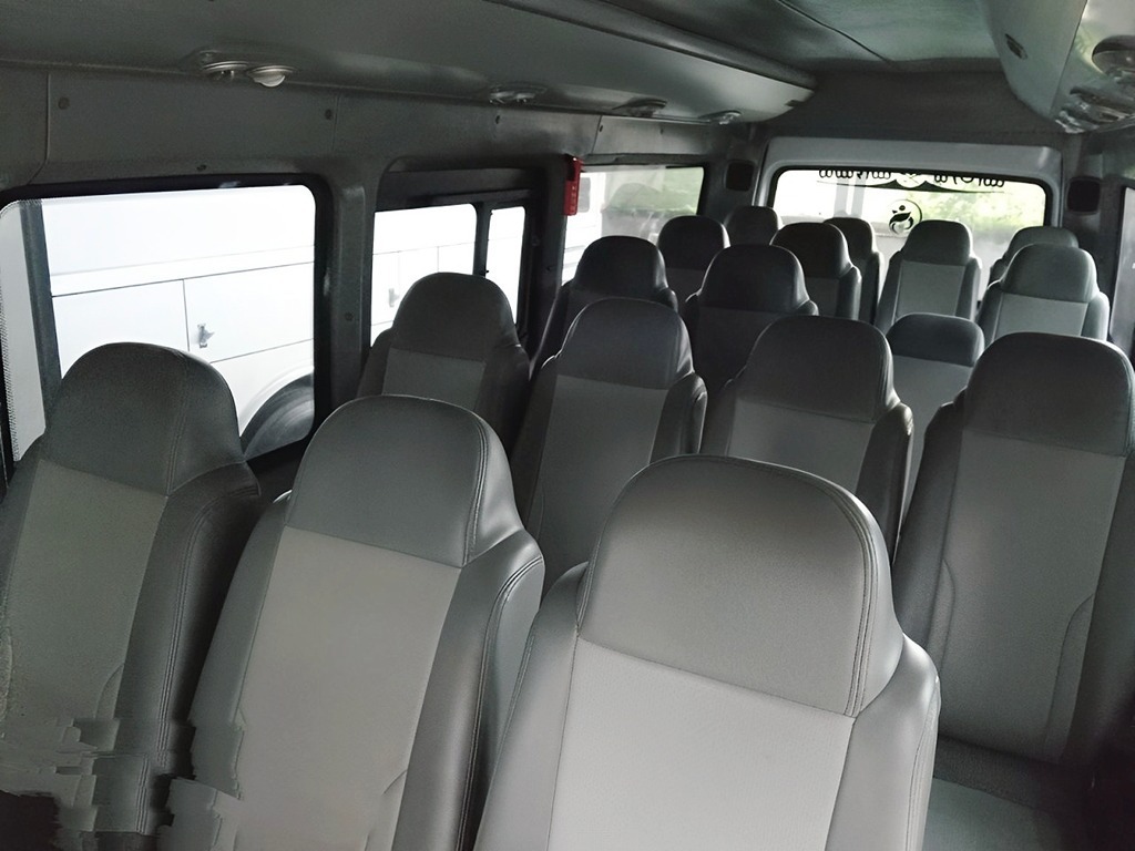 bus discovery elf jakarta bogor