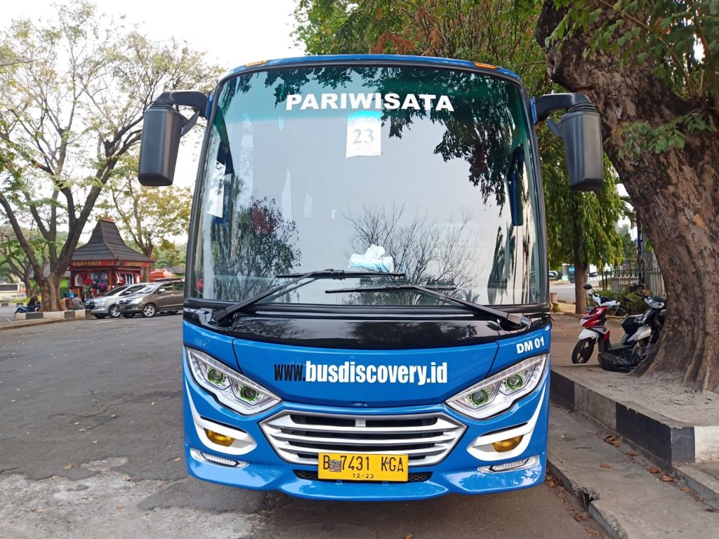 sewa bus jakarta lombok