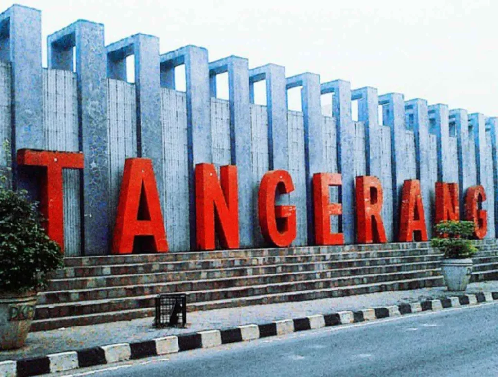 bus depok tangerang