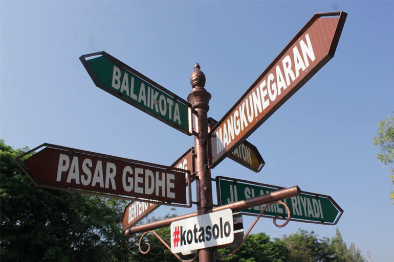 bus depok solo