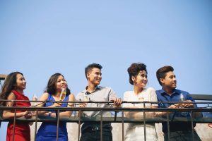 Keuntungan Sewa Bus Pariwisata untuk Outing kantor dan Tipsnya