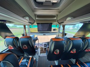 fasilitas bus pariwisata