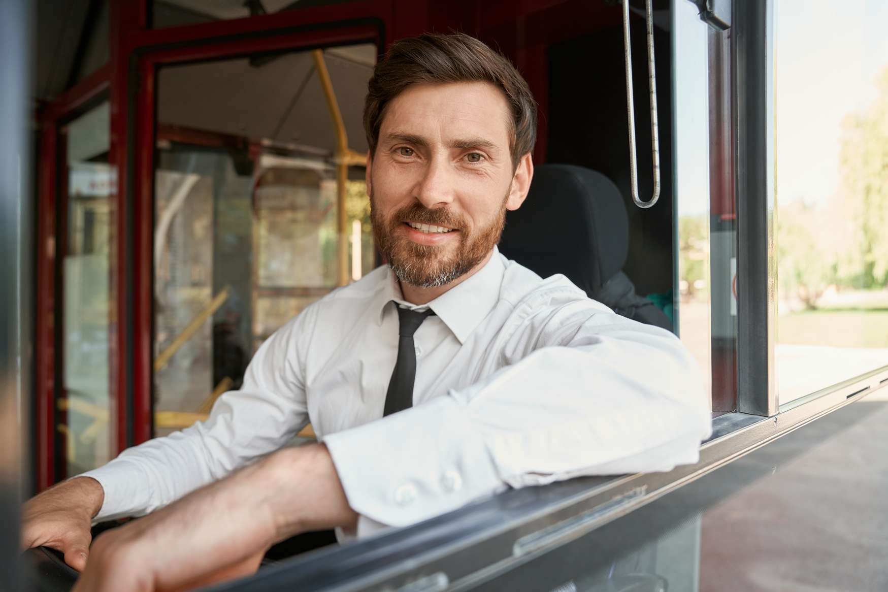 Kualifikasi Wajib Driver Bus Pariwisata Busdiscovery, Apa Saja?