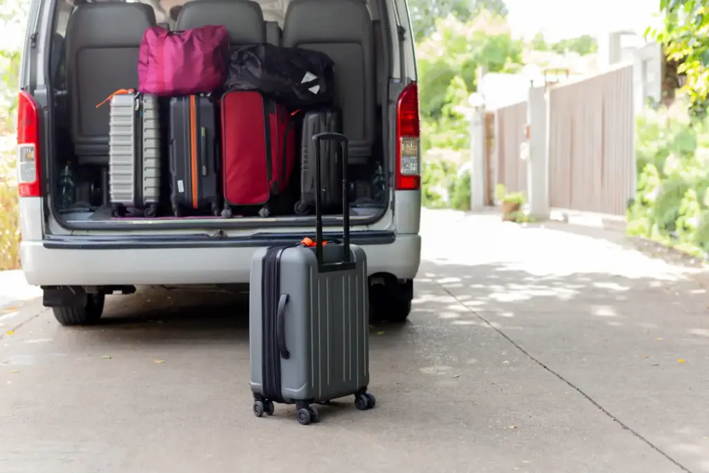 berapa kapasitas bagasi hiace