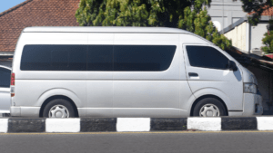armada hiace bus discovery