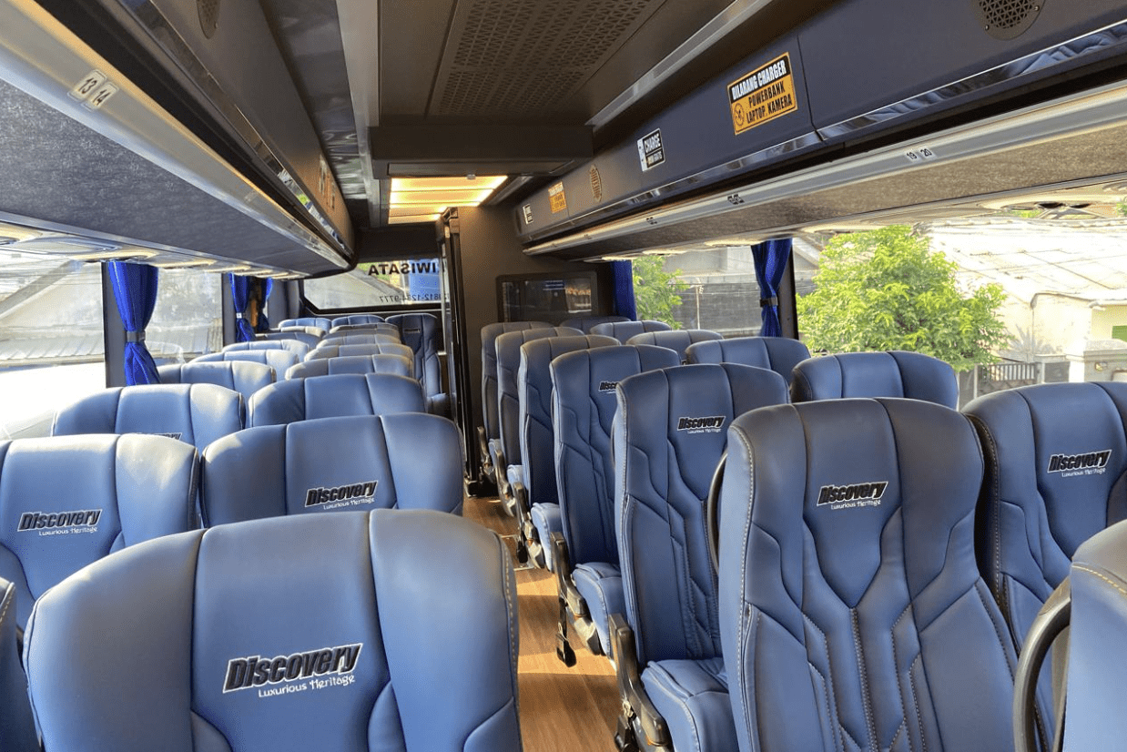 interior bus pariwisata modern