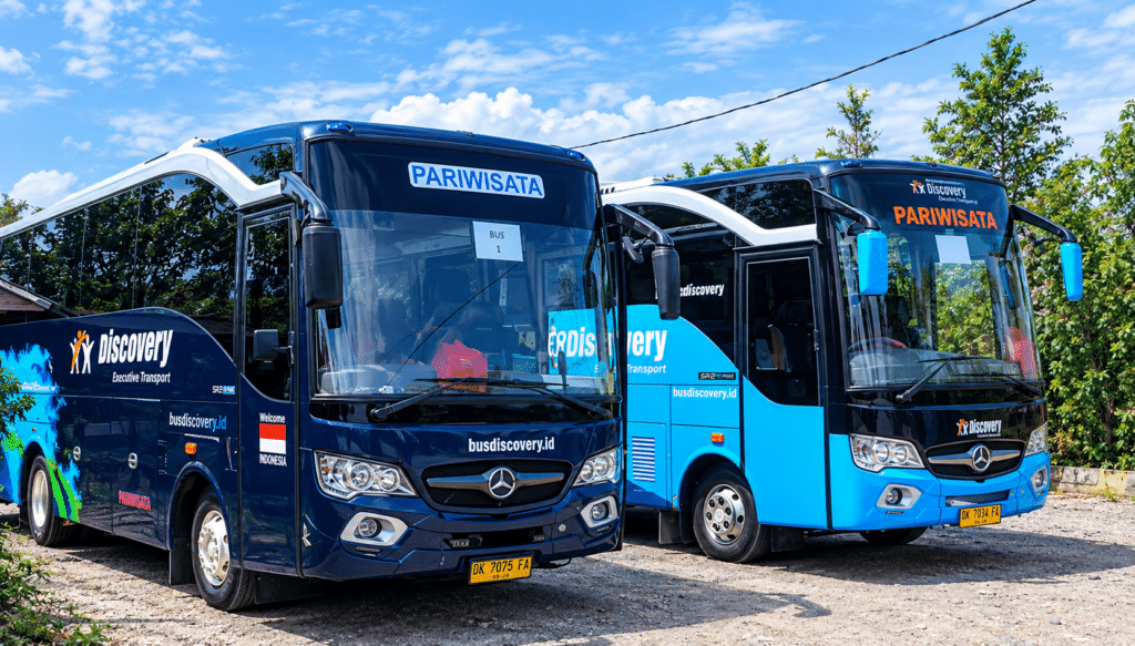 armada bus pariwisata ukuran medium